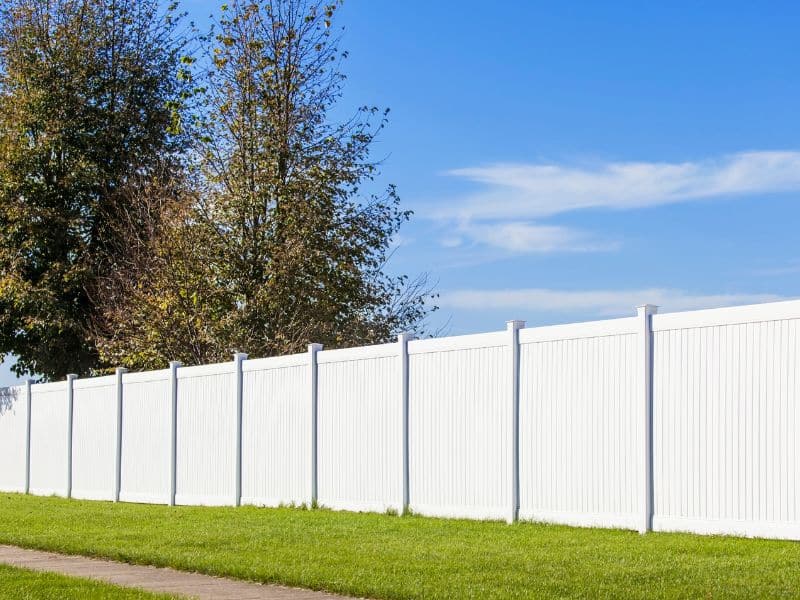 Vinyl-Fence-Cleaning-In-Dallas-Tx